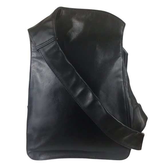 Danier Black Leather Bag - Picture 4 of 16